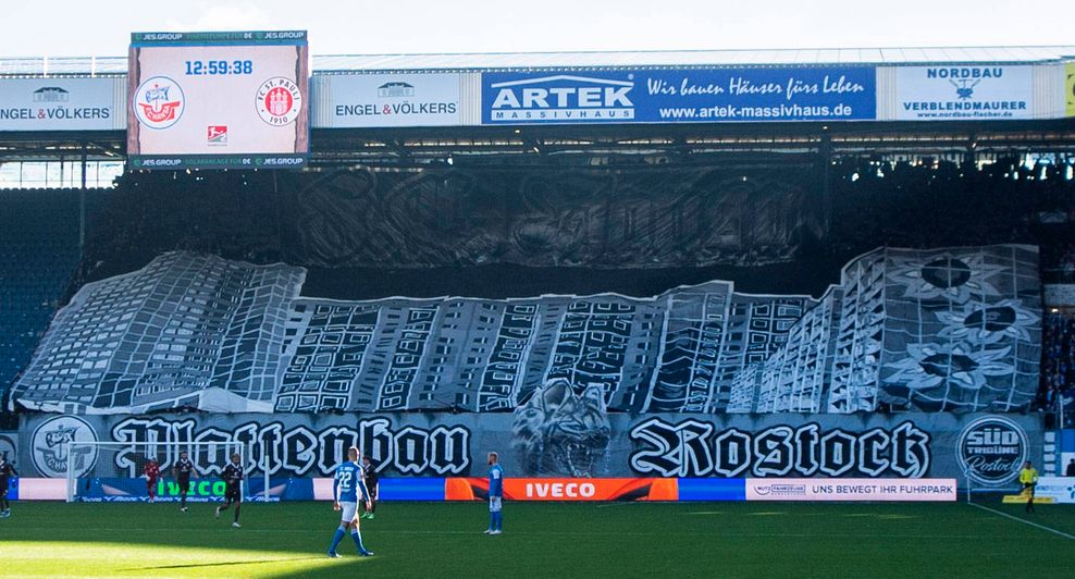 Choreografie von den Fans des FC Hansa Rostock