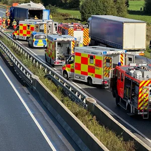 Auf der A7 bei Rendsburg sind am Donnerstag mehrere Lkw miteinander kollidiert.
