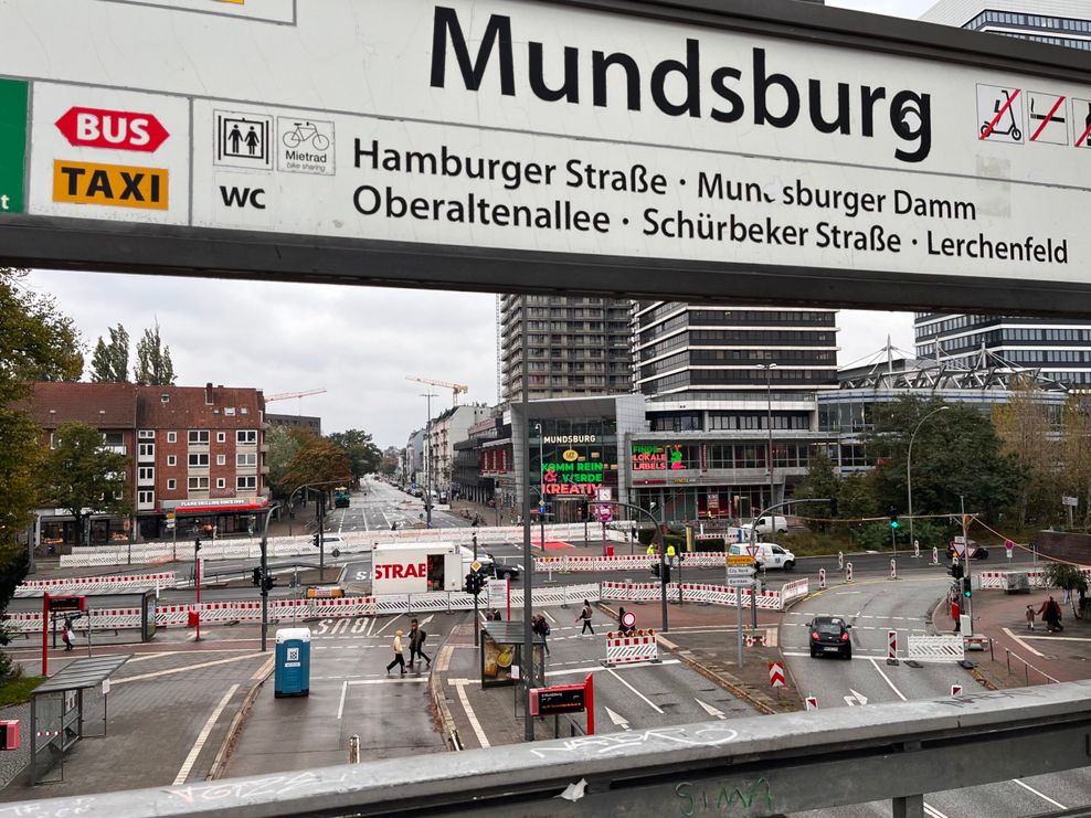 Die Baustelle an der U-Bahn-Station Mundsburg und an dem Einkaufszentrum Hamburger Meile bei den Mundsburg Towers
