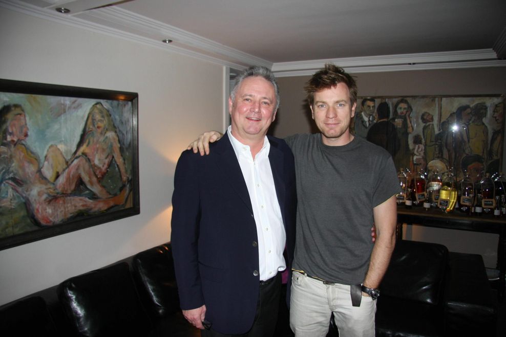 Hollywoodstar Ewan McGregor mit Hotelier Detlef Tappe