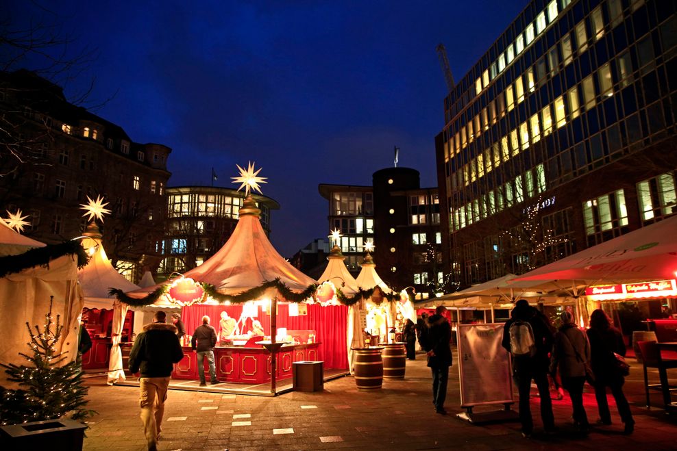 Der Weihnachtsmarkt auf der Fleetinsel (Archivbild)