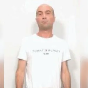 Mit diesem Bild fahndet die Polizei nach dem mutmaßlichen Frauenmörder.