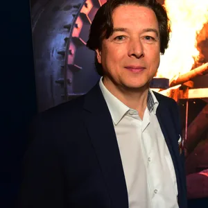 Lädt die Besucher zu sich ins Archäologische Museum ein: Landesarchäologe Prof. Rainer-Maria Weiss. Thema der neuen Ausstellung: „Light my Fire. Mensch. Macht. Feuer“
