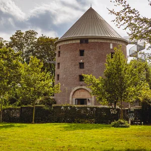 Das Turmhotel „Raum 6" im ehemaligen Bunker am Berliner Tor
