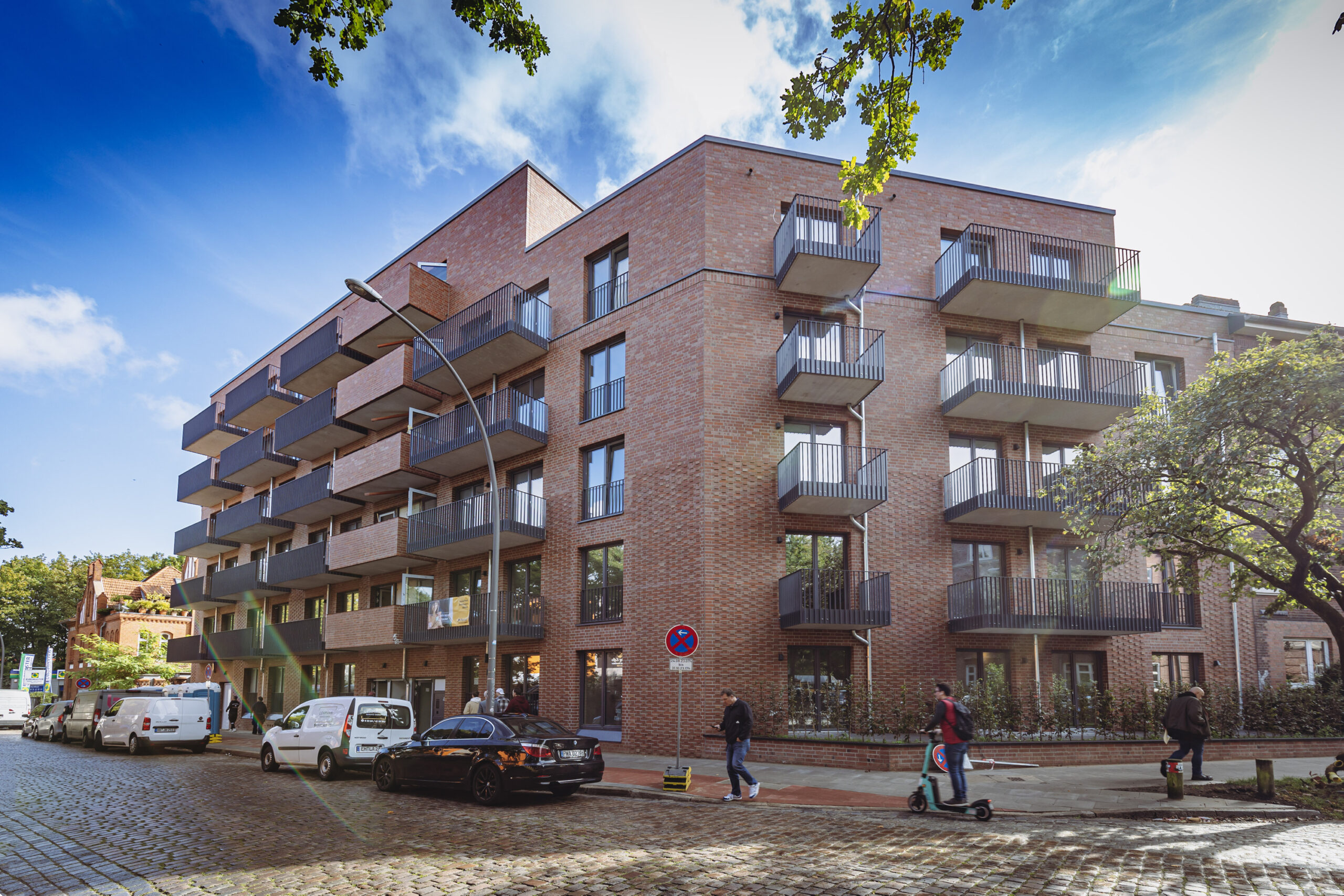 Im Neubau an der Leverkusenstraße werden Wohnungen bis zu 29 Euro pro Quadratmeter vermietet.