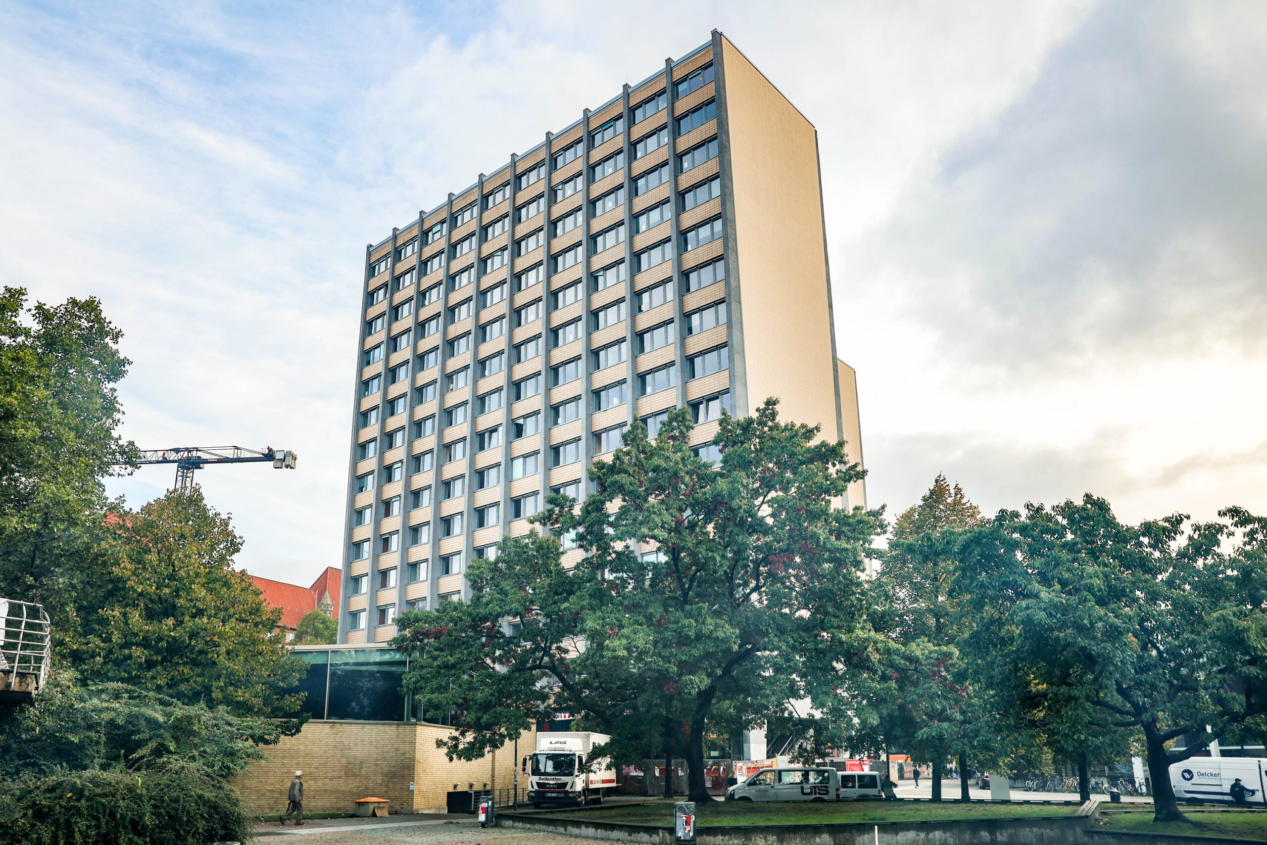 Der Philosophenturm auf dem Hauptcampus der Universität am Von-Melle-Park.