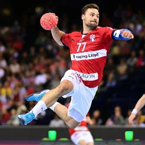 Dani Baijens bei einem Sprungwurf