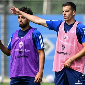 Immanuel Pherai und László Bénes im Training.