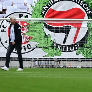 St. Pauli-Fans mit einer Choreographie im Testspiel