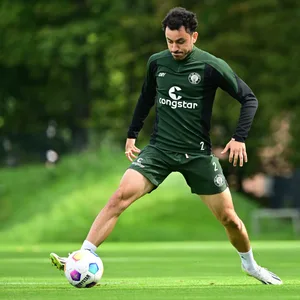 Manolis Saliakas beim Training des FC St. Pauli
