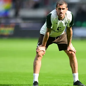 Simon Zoller beim St. Pauli-Training