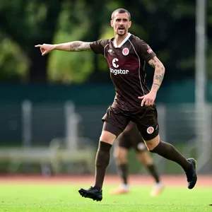 Simon Zoller bei seinem Debüt im St. Pauli-Trikot.