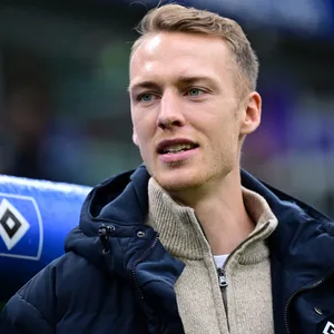 Sebastian Schonlau ist seit Wochen nur als Zuschauer im Volkspark dabei.