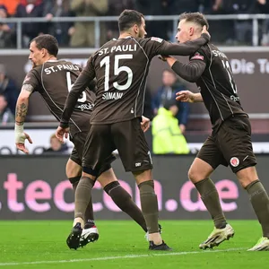St. Pauli jubelt am Millerntor