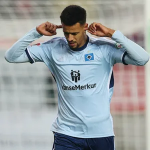Robert Glatzel beim Torjubel