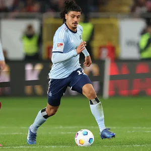 Guilherme Ramos (HSV) im Spiel gegen den 1. FC Kaiserslautern