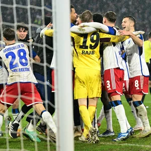 HSV-Jubel nach Sieg in Bielefeld