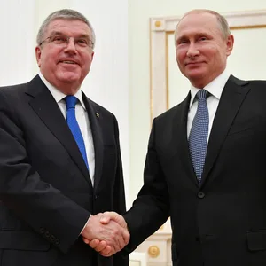Thomas Bach und Wladimir Putin trafen sich 2018 während der WM in Russland.