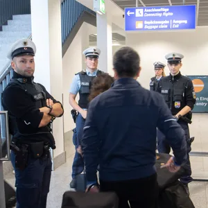 Illegales Glückspiel – Mann verpasst Flug