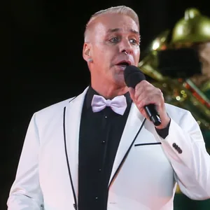 Till Lindemann, Sänger der deutschen Rockband Rammstein, tritt beim Spasskaya Tower Military Music Festival auf dem Roten Platz auf. (Archivbild)