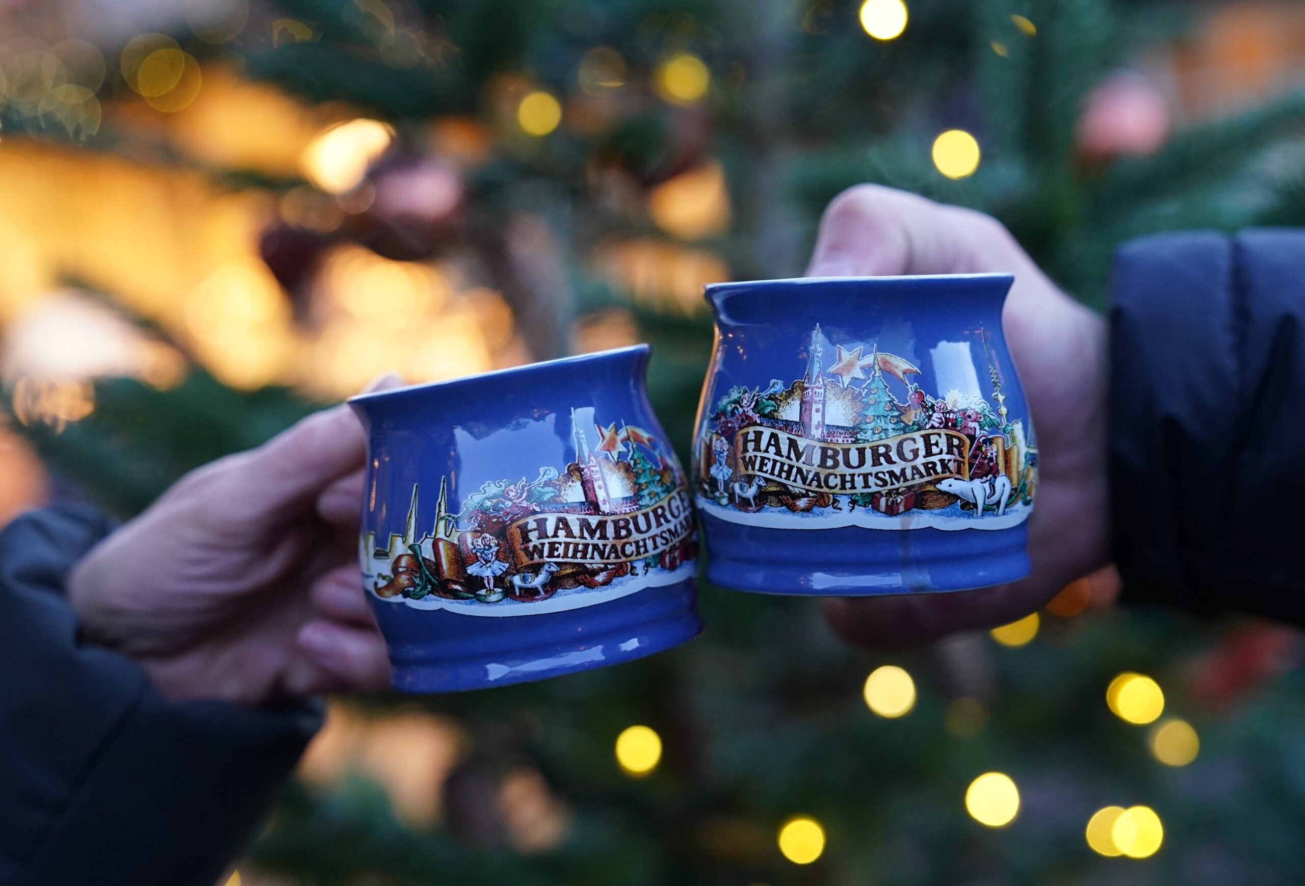 Glühwein auf dem Weihnachtsmarkt: Das gehört für viele zum Feierabend in der Adventszeit einfach dazu.