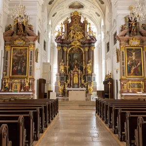 Eine Kirche im bayrischen Traunstein. Weil ein Paar Sex in einer Kirche hatte, wird könnte jetzt der Altar neu gesegnet werden.