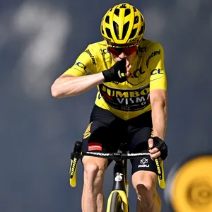 Jonas Vingegaard im gelben Trikot