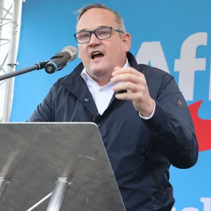 Martin Reichardt ist AfD-Vorsitzender in Sachsen-Anhalt. Sein Landesverband gilt jetzt als „gesichert rechtsextrem“.