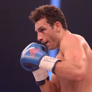 Noel Mikaelian in einem Box-Kampf