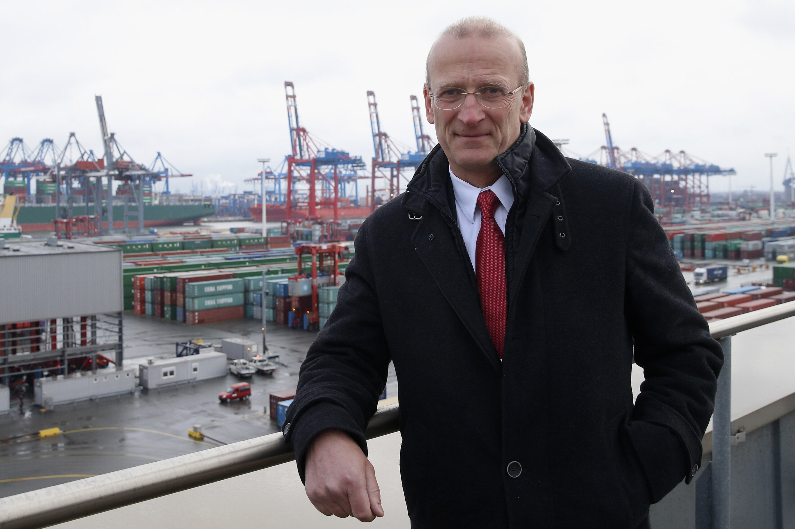 Gunther Bonz ist Präsident des Unternehmensverbands Hafen Hamburg (UVHH). (Archivbild)