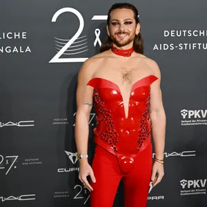 Influencer Riccardo Simonetti zu Gast bei der Berliner Aids-Gala.