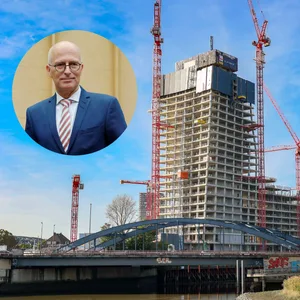 Bürgermeister Peter Tschentscher hat sich zum Elbtower-Baustopp geäußert.