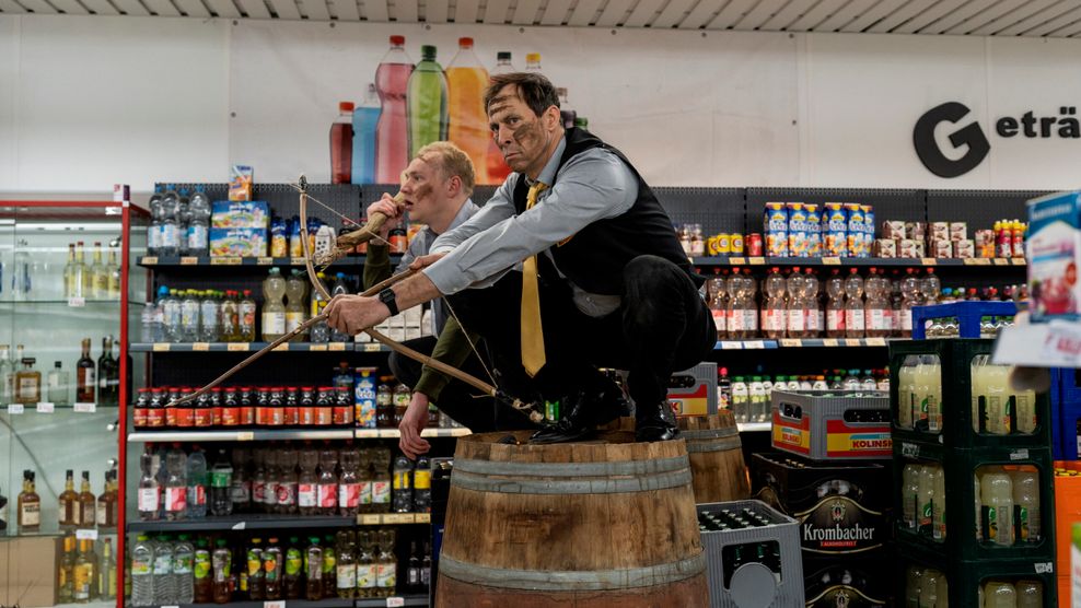 Titus (Bruno Alexander) und Thorsten (Marc Hosemann) in einer Szene aus der dritten Staffel „Die Discounter“ (Archivbild)