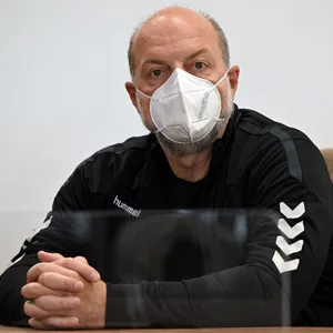 Thomas Drach vor dem Landgericht Köln (Archivbild von 2022).