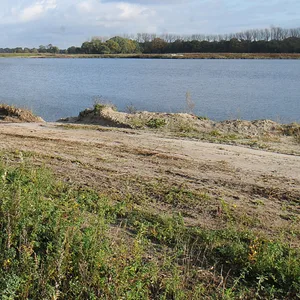30 Hektar großes Loch für den Sandabbau ist mit Wasser vollgelaufen