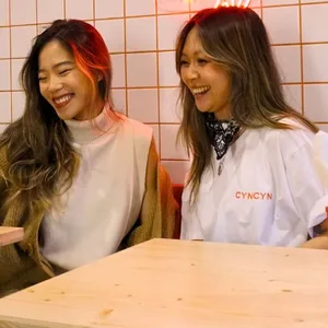 Chinh Keyser (rechts) und Thao Nguyen (links) starten gerade in Hamburg mit ihrer Gastro-Idee durch.