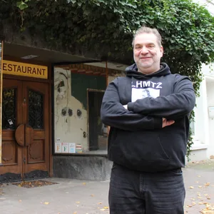 Bernd Lehmitz hat Ärger mit den neuen Mietern seiner Weinstube.
