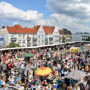Der Rooftop-Flohmarkt auf dem Karstadt-Dach im August lief so gut, dass die Veranstalter ihn wiederholen wollen.