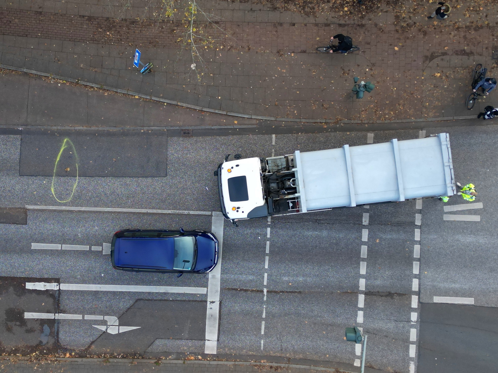 Frau von Lkw angefahren – sie erlag ihren Verletzungen in einer Klinik