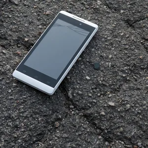 Das Handy war aus dem Wagen gefallen (Symbolfoto).