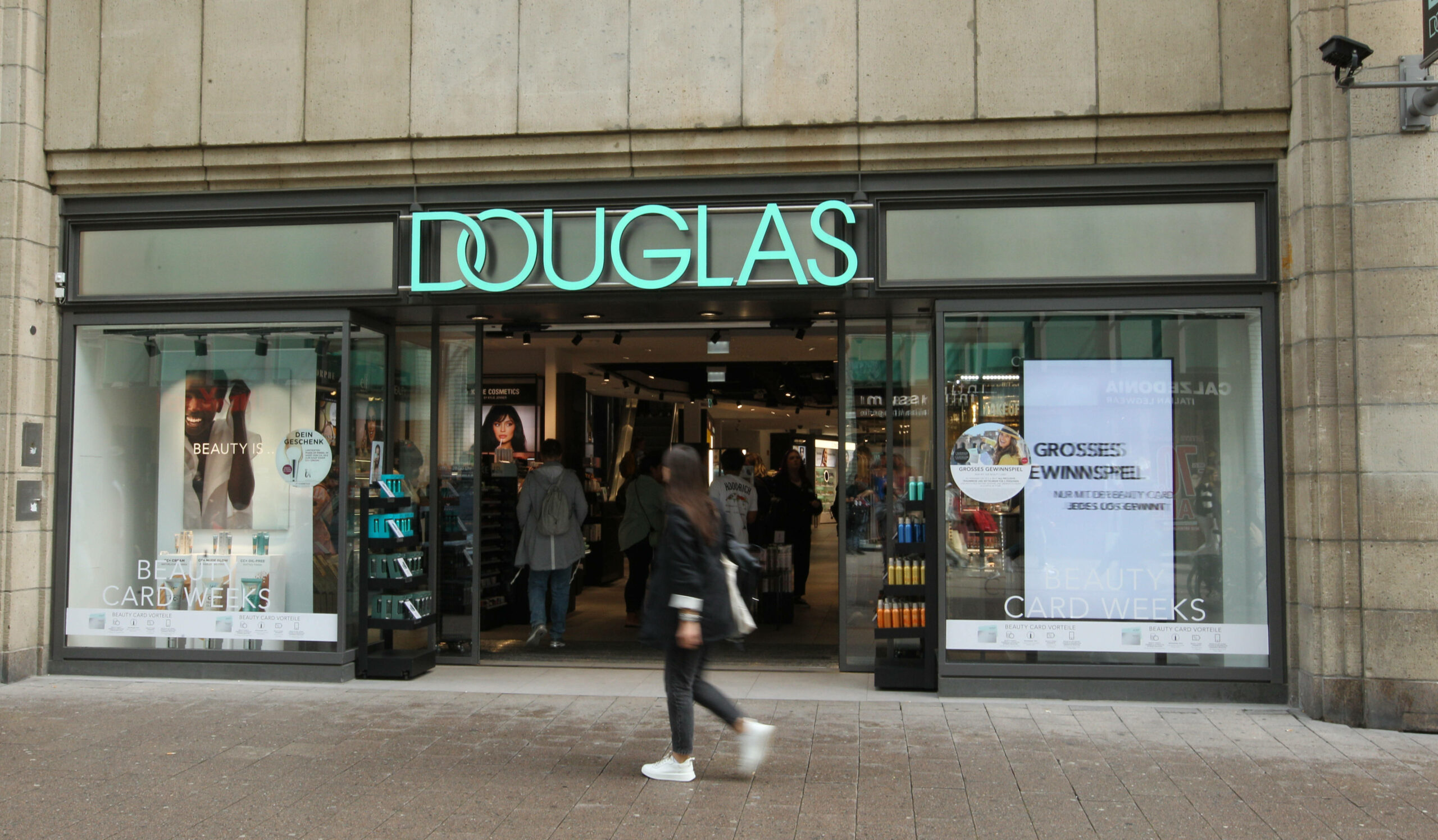 Am Montag wird im Einzelhandel gestreikt. Auch Douglas soll betroffen sein. (Archivbild)