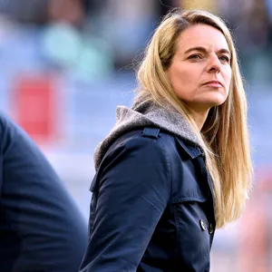 Nina Künzer an der Seitenlinie.