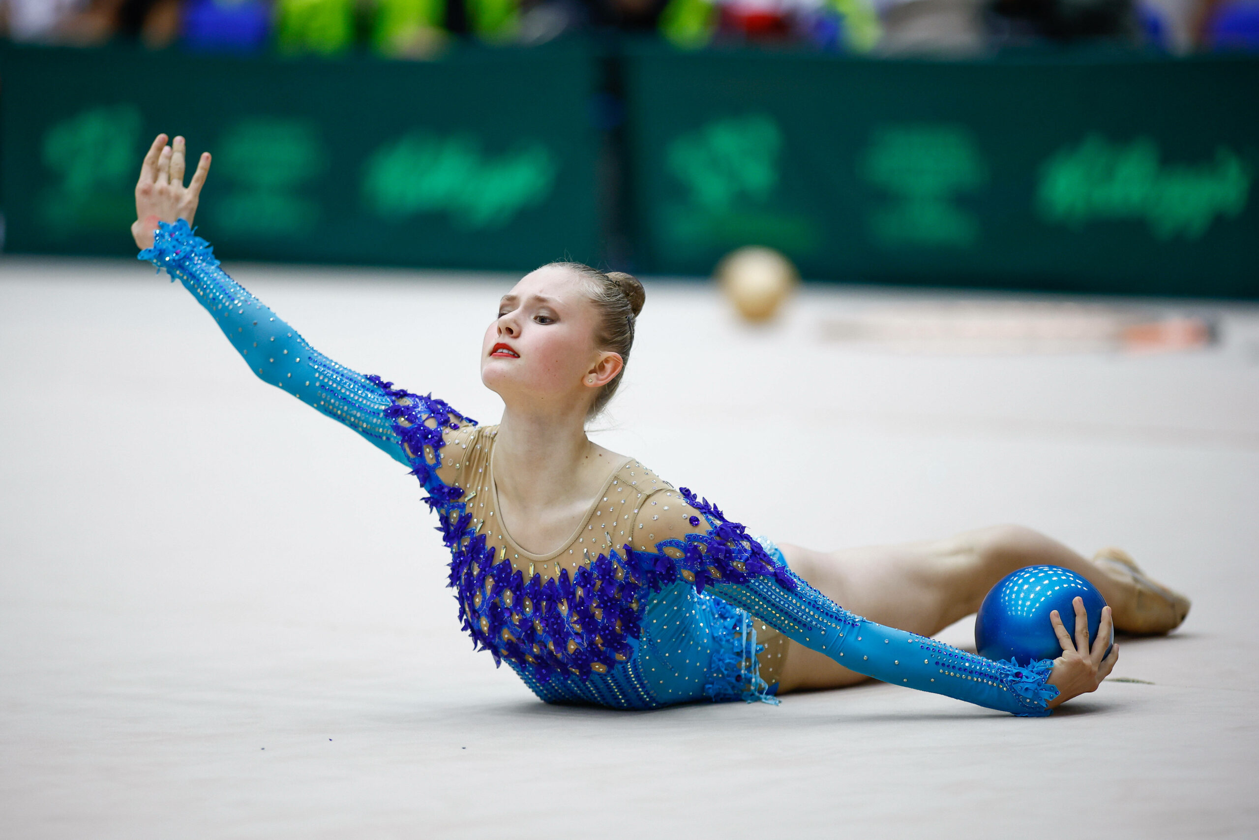 Mia Lietke während eines Gymnastik-Wettkampfs 2022