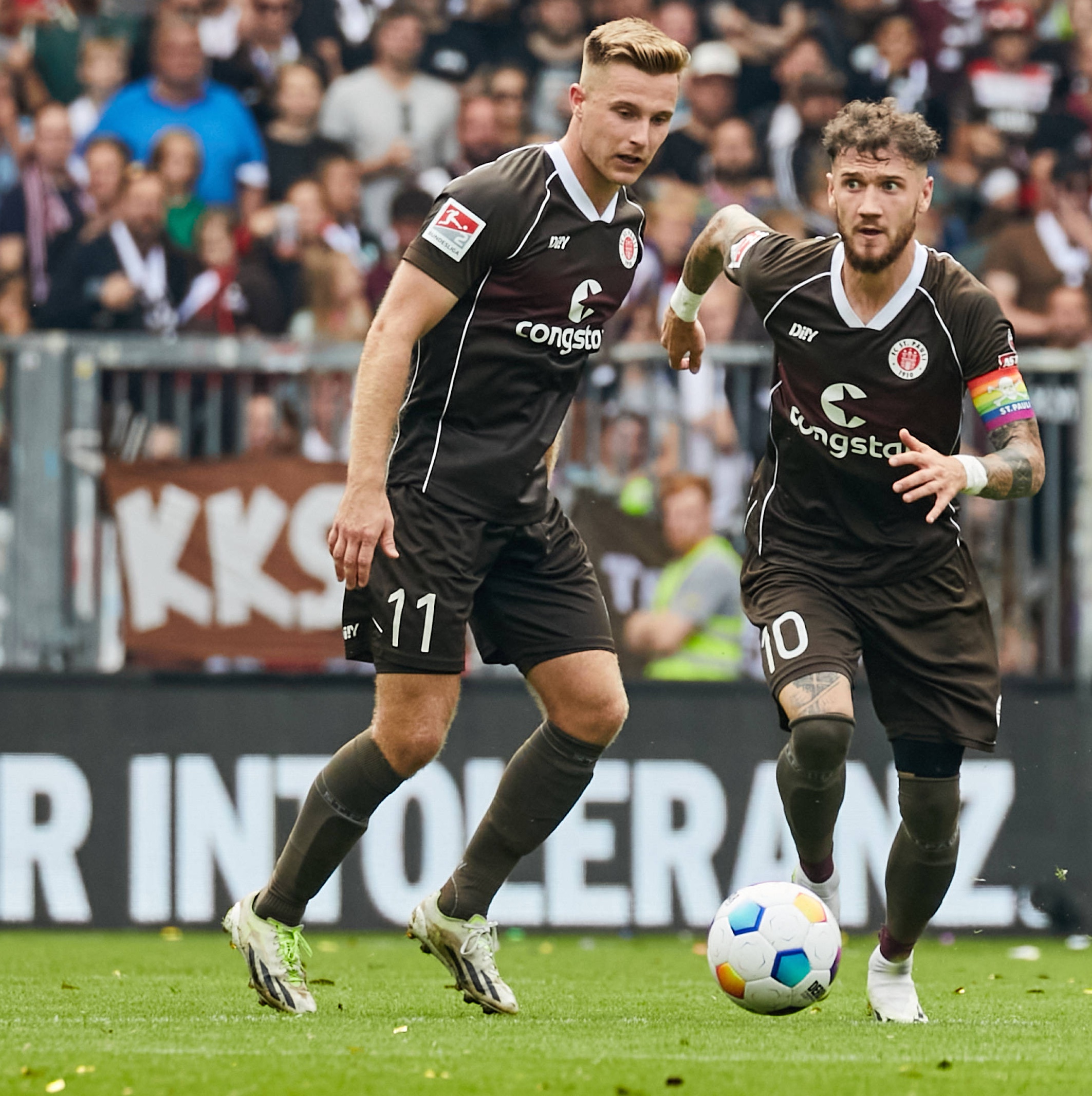 Joahnnes Eggestein und Marcel Hartel im Spiel des FC St. Pauli