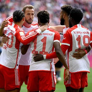 Die Bayern-Profis jubeln über ein Tor.