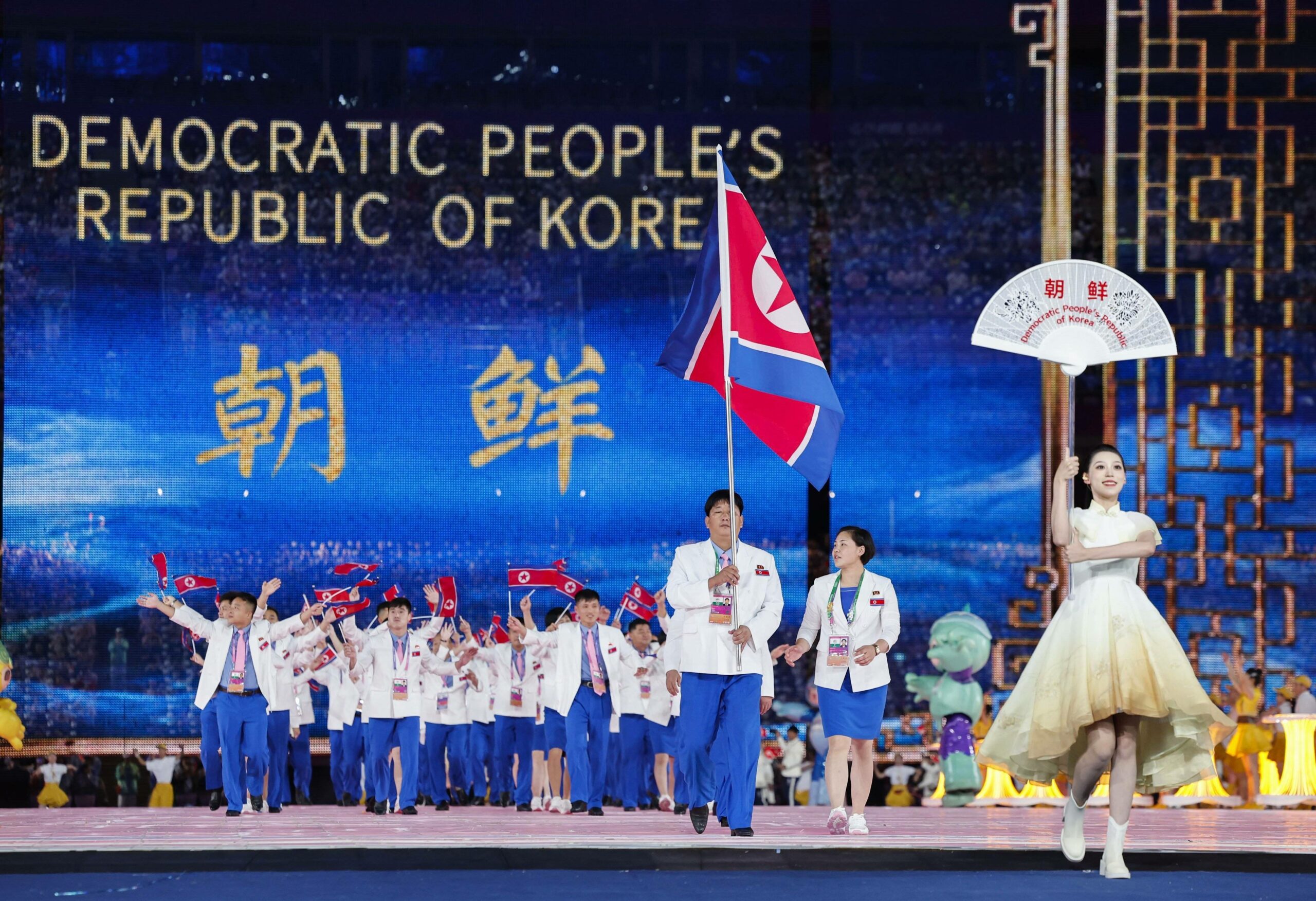 Einlaufen der Teilnehmer von Nordkorea bei den Asienspielen in Hangzhou, China