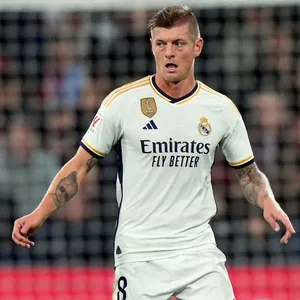 Real-Profi Kroos am Ball im Spiel gegen Rayo Vallecano
