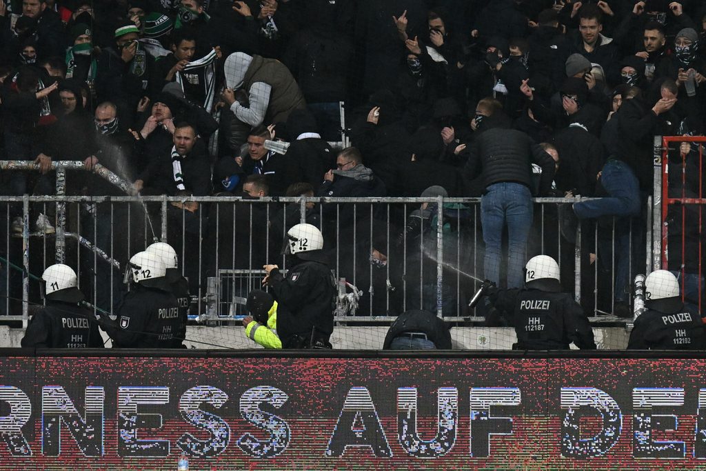 Ausschreitungen im Gästeblock am Millerntor