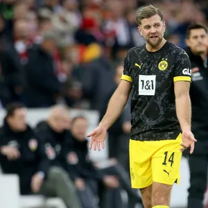 Ein enttäuschter Niclas Füllkrug nach der Niederlage gegen Stuttgart