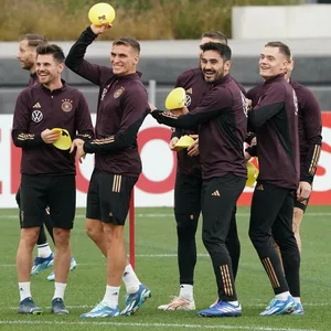 Jonas Hofmann, Grischa Prömel, Ilkay Gündogan und Florian Wirtz beim DFB Training